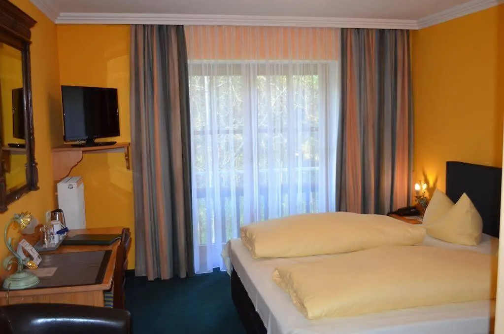 Hotel Zum Maximilian Bad Feilnbach 3*,